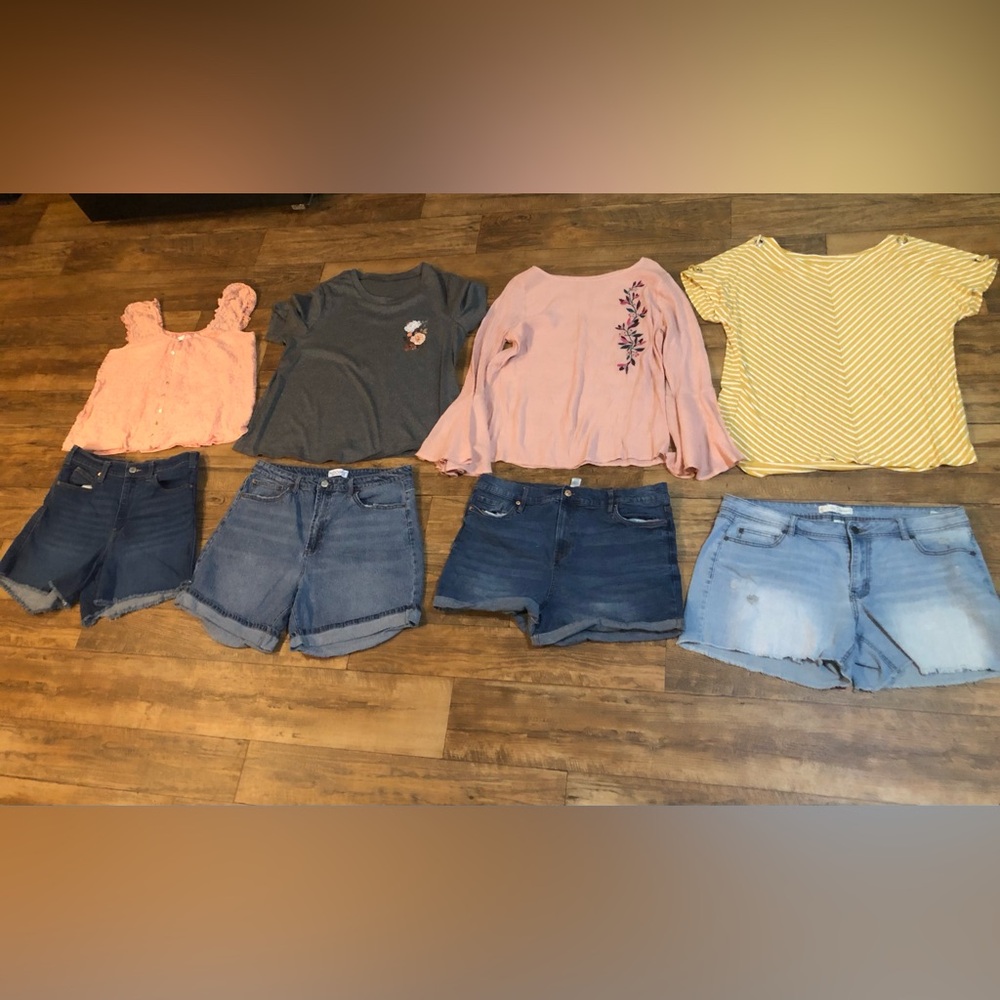 Women’s 8 piece outfit bundle size medium / large, denim jean shorts shirts